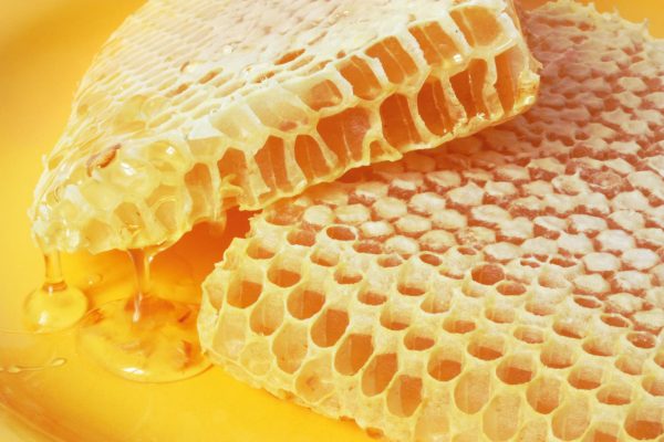 Натуральный мёд в сотах