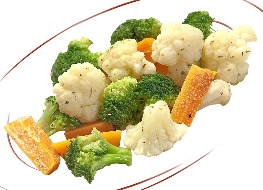 Брокколи цветная капуста картофель. Овощи на пару. Вареные овощи. Гарнир варёные овощи. Вареные овощи на белом фоне.