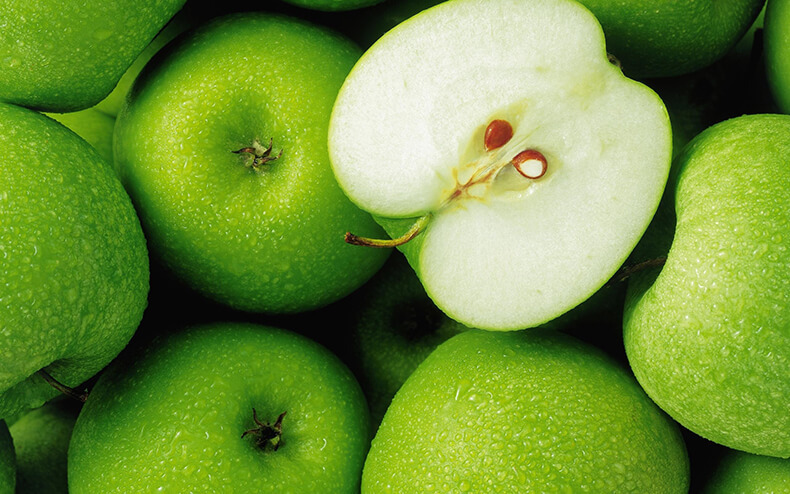 7 здоровых коктейлей из зеленого яблока