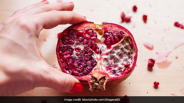 deseeding pomegranate