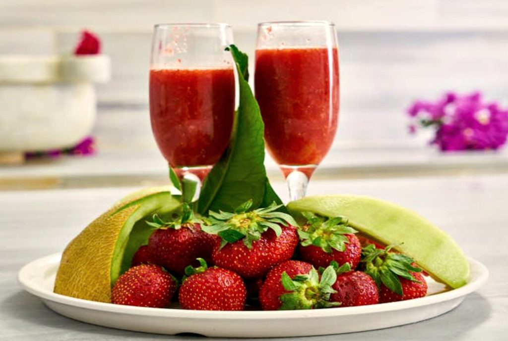 3 домашних простых рецепта смузи для блендера из фруктов, ягод или овощей