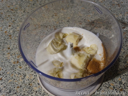Приготовление рецепта Бананово-кефирный смузи шаг 2