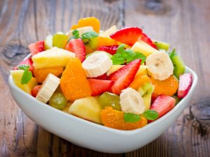 Витаминный салат из фруктов