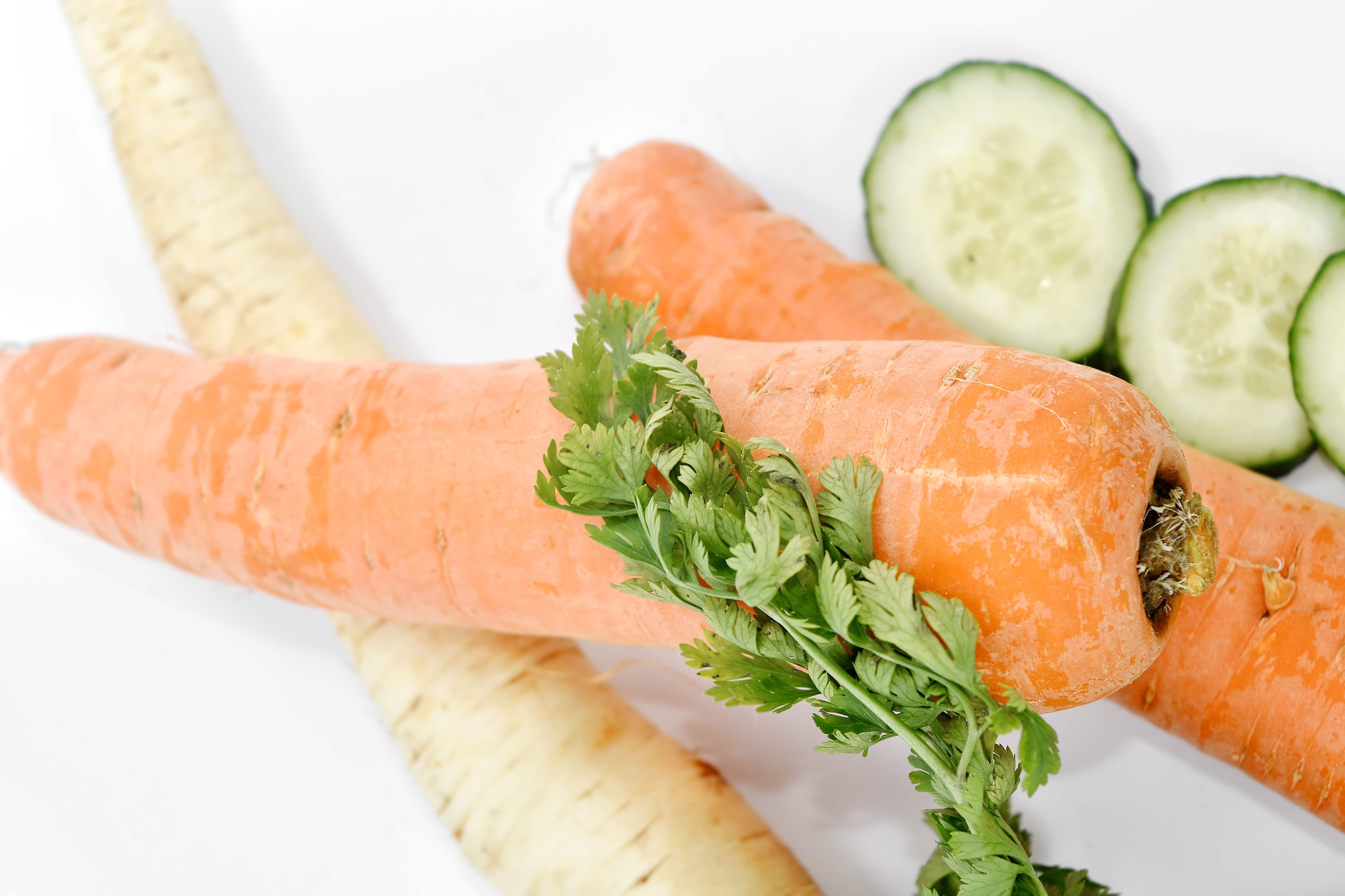 Можно есть морковь на ночь. Морковь резаная. Правильное питание морковь. Диета на моркови. Еда морковка.
