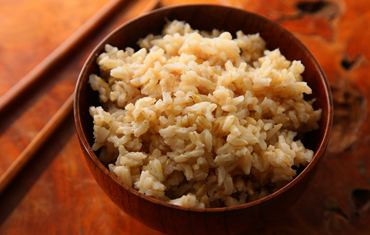Бурый рис перед употреблением