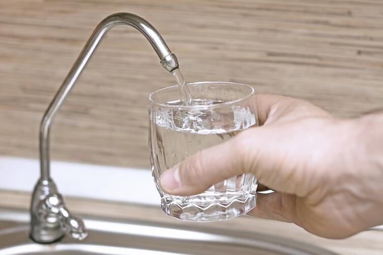 Полезно ли утром натощак пить воду? Японская методика утверждает - да...