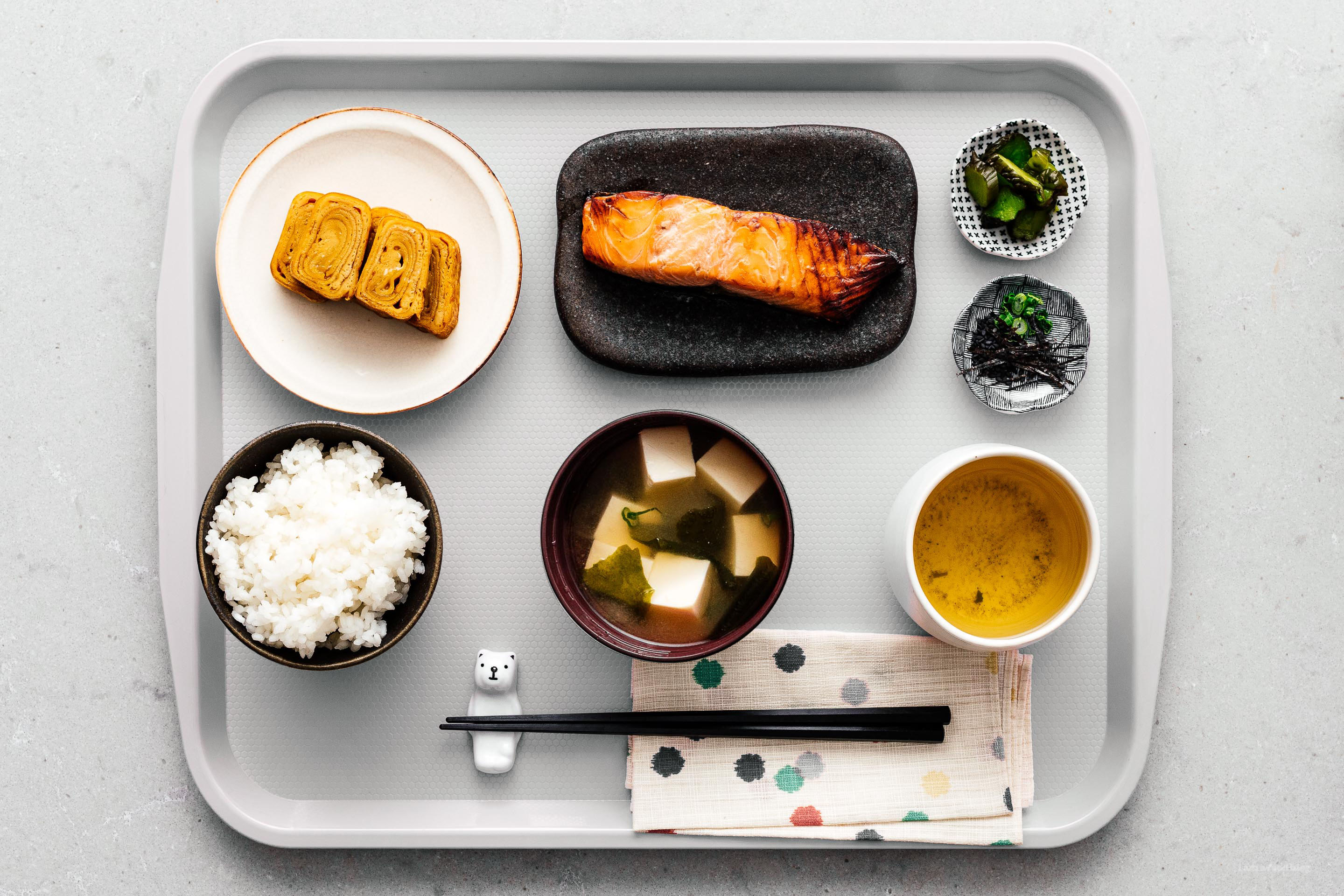 Japanese breakfast. Джапаниз Брекфест. Японский завтрак. Традиционный японский завтрак. Традиционный японский обед.