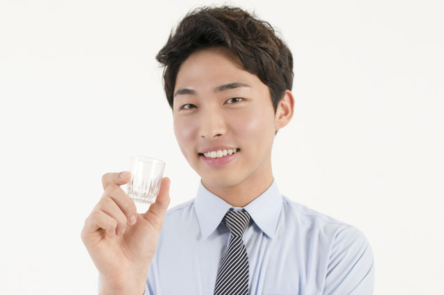 В среднем в неделю кореец выпивает 13,7 рюмки соджу (корейской водки)