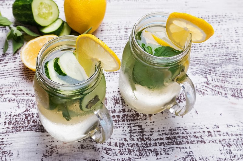 напиток для похудения с лимоном и огурцом
