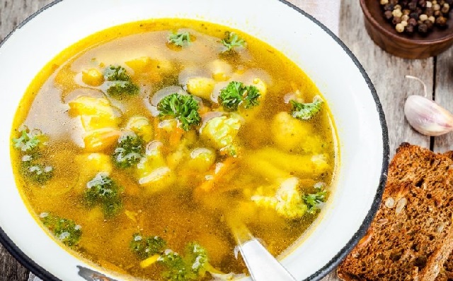 Сытно и без мяса: 10 простых и вкусных супов из овощей