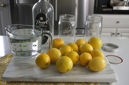 Приготовление лимонной воды