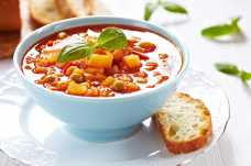 Minestrone Soup with a Wholemeal Roll - Weight Loss Resources