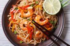 Stir Fried King Prawns with Noodles - Weight Loss Resources