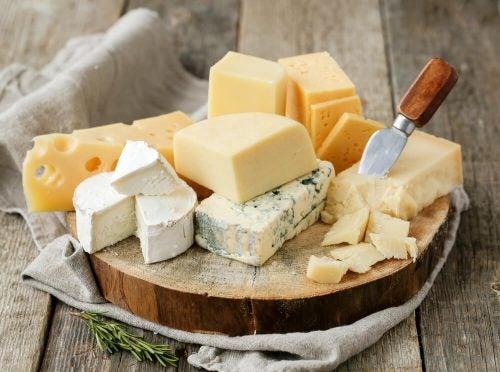 Какой сыр самый полезный и диетический. 7 самых полезных видов сыра