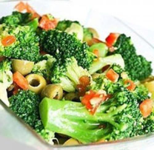 Диетический салат из брокколи — 4 рецепта
